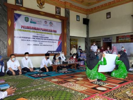 Kunjungan kerja menteri PPPA di Desa Jombok (1)